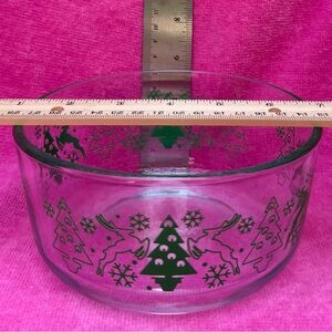 Pyrex 4 -Cup Glass Storage Rare Green Christmas Tree Reindeer Snowflake Pattern